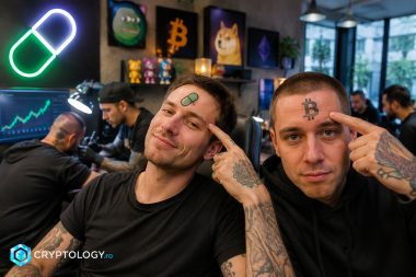 Vânătorii de recompense de pe Pump.fun își tatuează simboluri crypto pe frunte